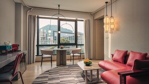 1 King Suite | Down comforters, minibar, in-room safe, individually decorated - Hotel Indigo Hangzhou Uptown by IHG (Hangzhou)