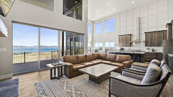 Smart TV, chimenea, Netflix y futbolito