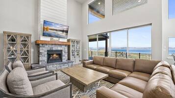 TV connectée, cheminée, jeux vidéo, Netflix