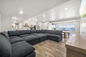 Smart TV, fireplace, video games, Netflix