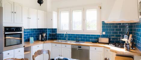 Køleskab, mikrobølgeovn, ovn, opvaskemaskine