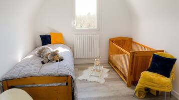 4 habitaciones, tabla de planchar con plancha y wifi gratis