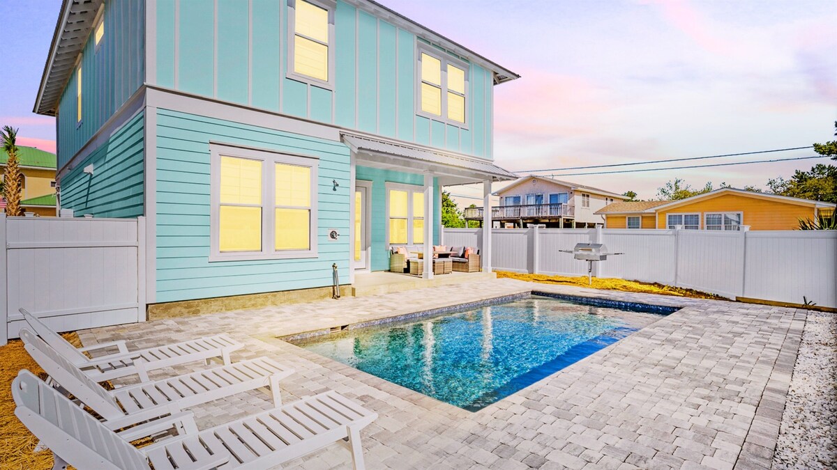 ✨Mighty Seychelles✨Lux 6B Beach Home, Heated Pool, 1 Blk to Beach, Dog Friendly