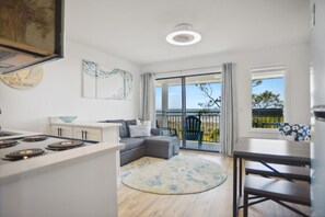 Flat-screen TV, offices - Unmatched Views at Seaside Villa  Steps to the Sand (Hilton Head Island)