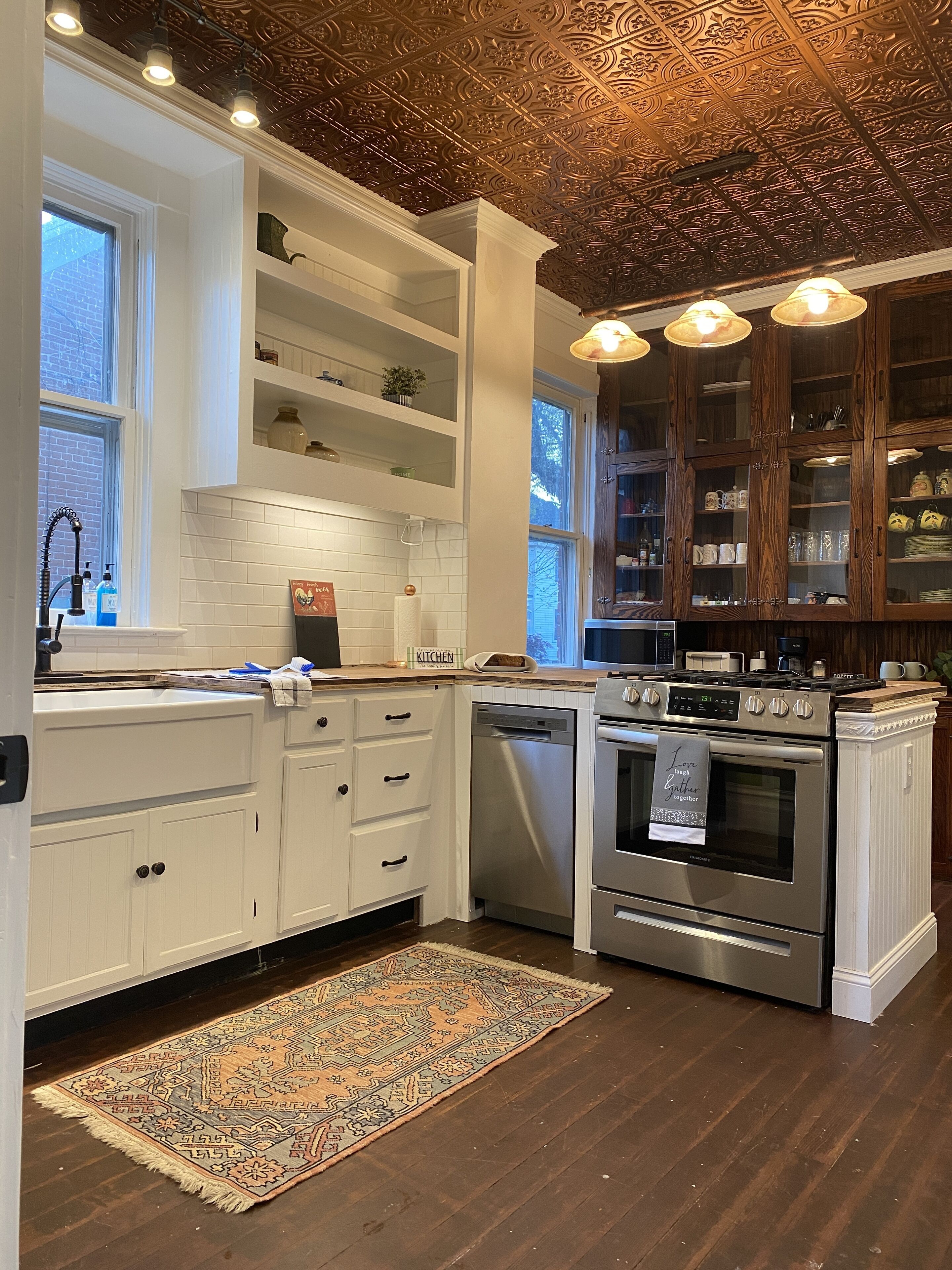 Charming 1913 3 Bedr / 2 Bath /  Dutch Brick Haus / Living & Dining / New HVAC