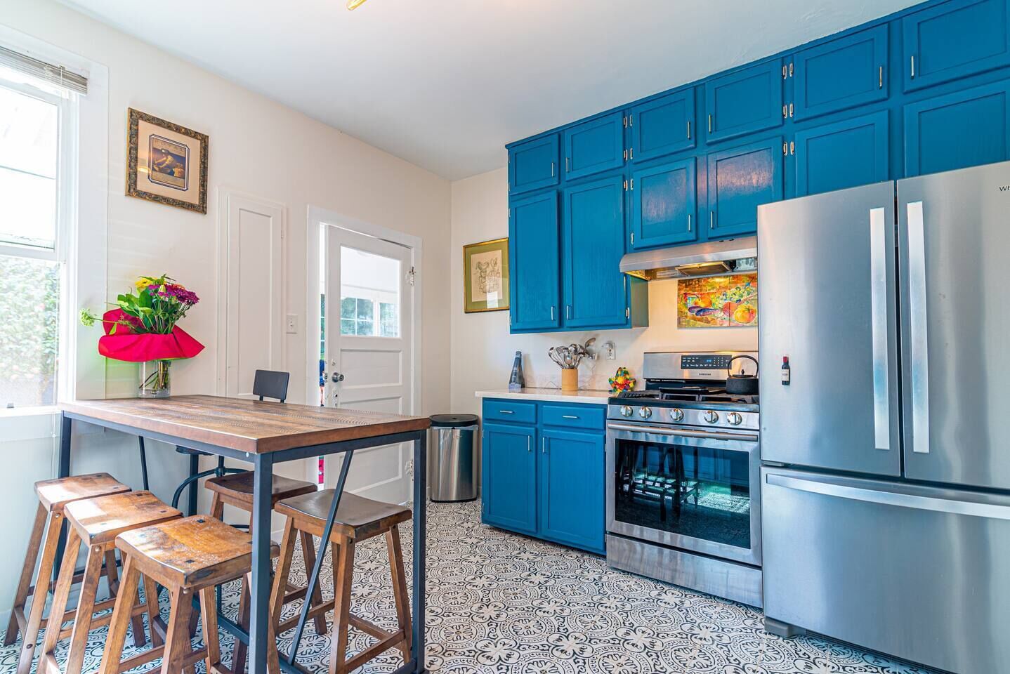 The Caribbean Queen - 2br, 1ba, dtwn + hot tub