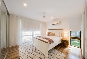 3 chambres, fer et planche à repasser