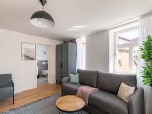 One-Bedroom Suite | Bộ đồ giường cao cấp, trang trí khác biệt 