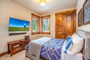 5 Schlafzimmer, Bügeleisen/Bügelbrett, Reisekinderbett, kostenloses WLAN