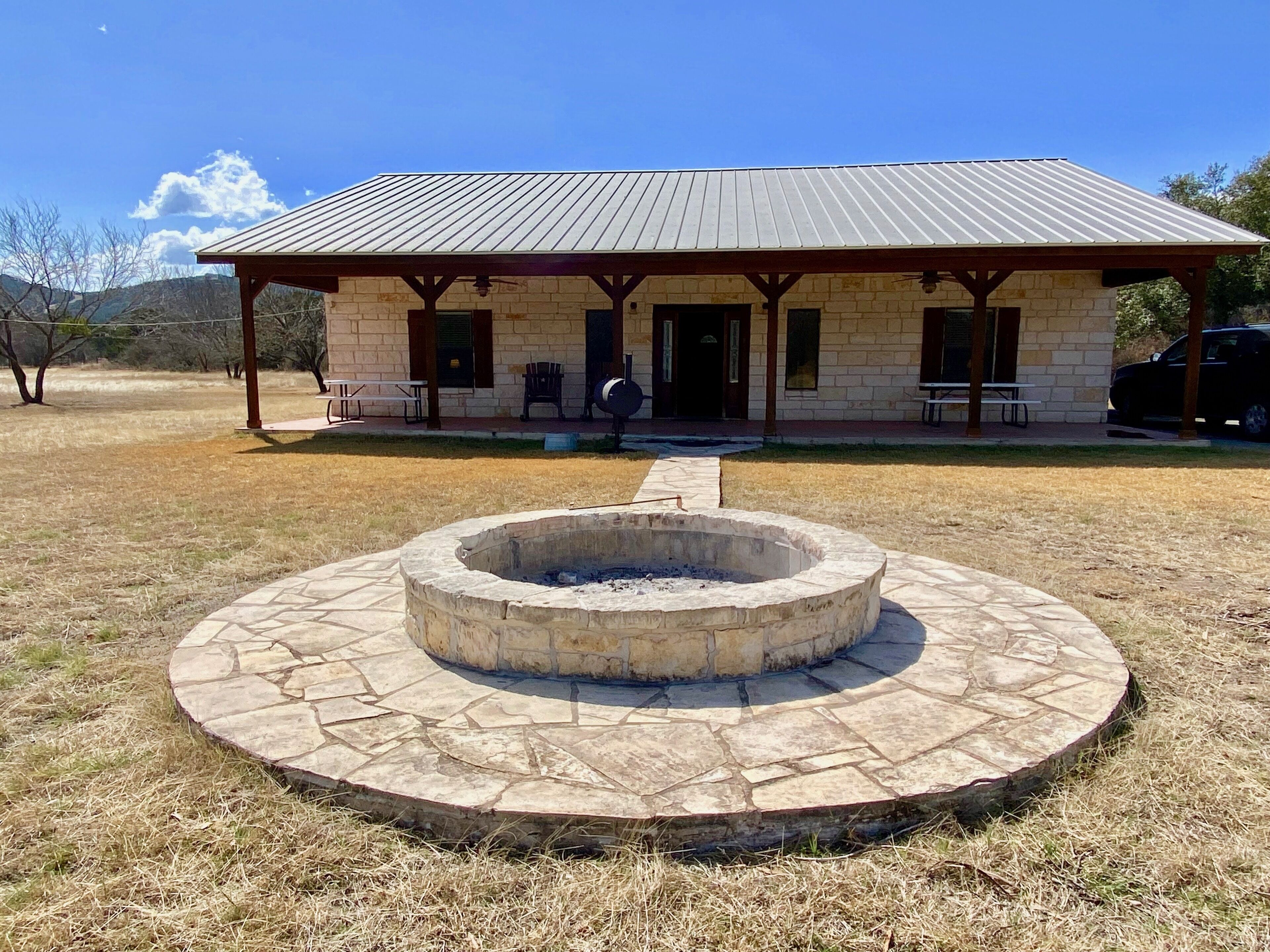 Palomino Lodge - 4 Bd/4 Bth, Views, Near River, Acreage, Exceptional Lay Out!