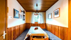 Dining - Grandpa's Mountain House (Jezersko)