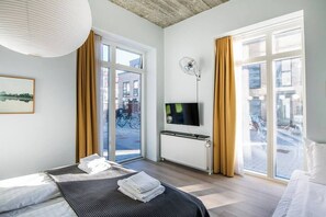 2 soverom, strykejern/-brett, reiseseng for barn og wi-fi