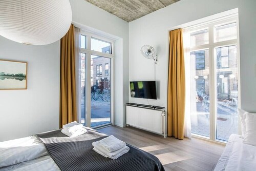 The Beach E by Daniel&Jacob's