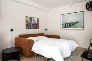 1 chambre, fer et planche à repasser, lit de bébé portatif, Wi-Fi