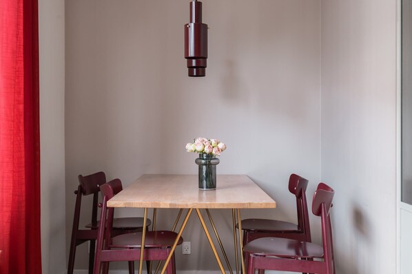 Dining - The Lakes 2BR by Daniel & Jacob's (København)