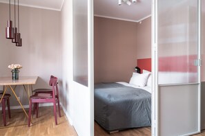 2 bedrooms, desk, iron/ironing board, WiFi - The Lakes 2BR by Daniel & Jacob's (København)