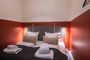 2 bedrooms, iron/ironing board, travel cot, WiFi