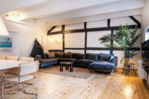 TV - The Townhouse by Daniel&Jacob's (København)