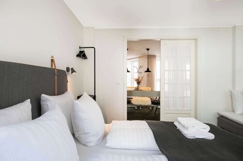 The Churchill 2 by Daniel & Jacob's