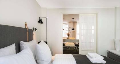 The Churchill 2 by Daniel & Jacob's