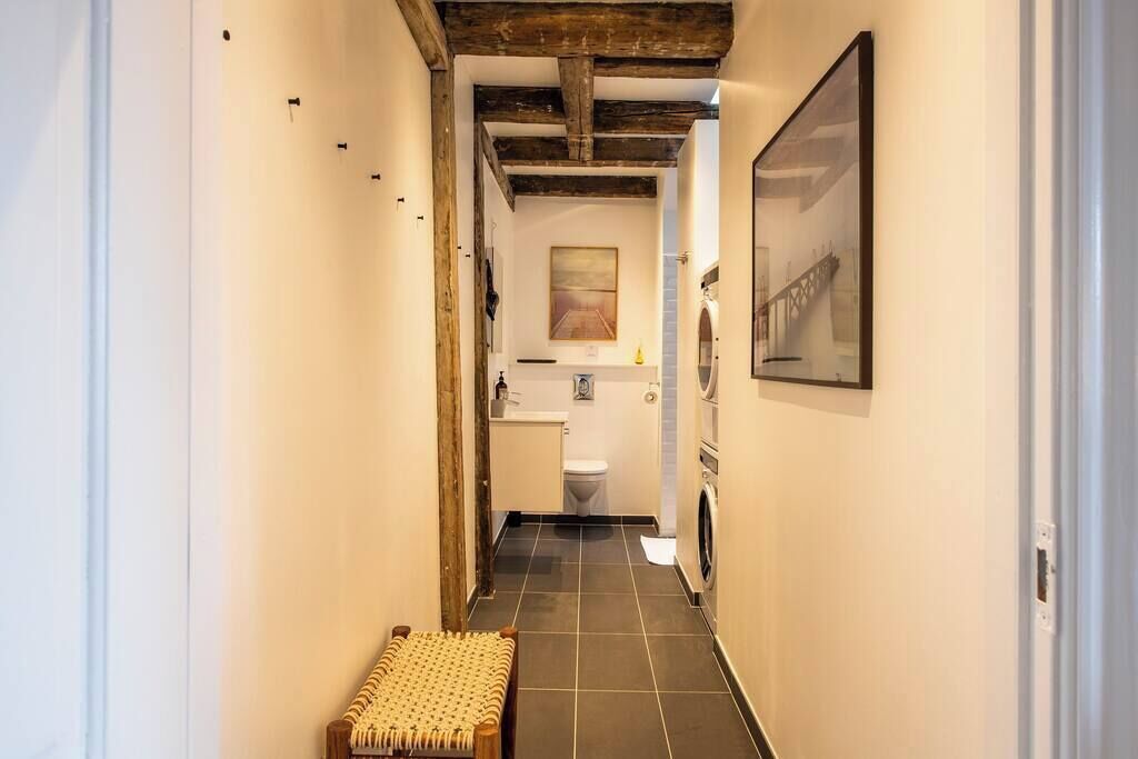 Een douche, een haardroger, handdoeken