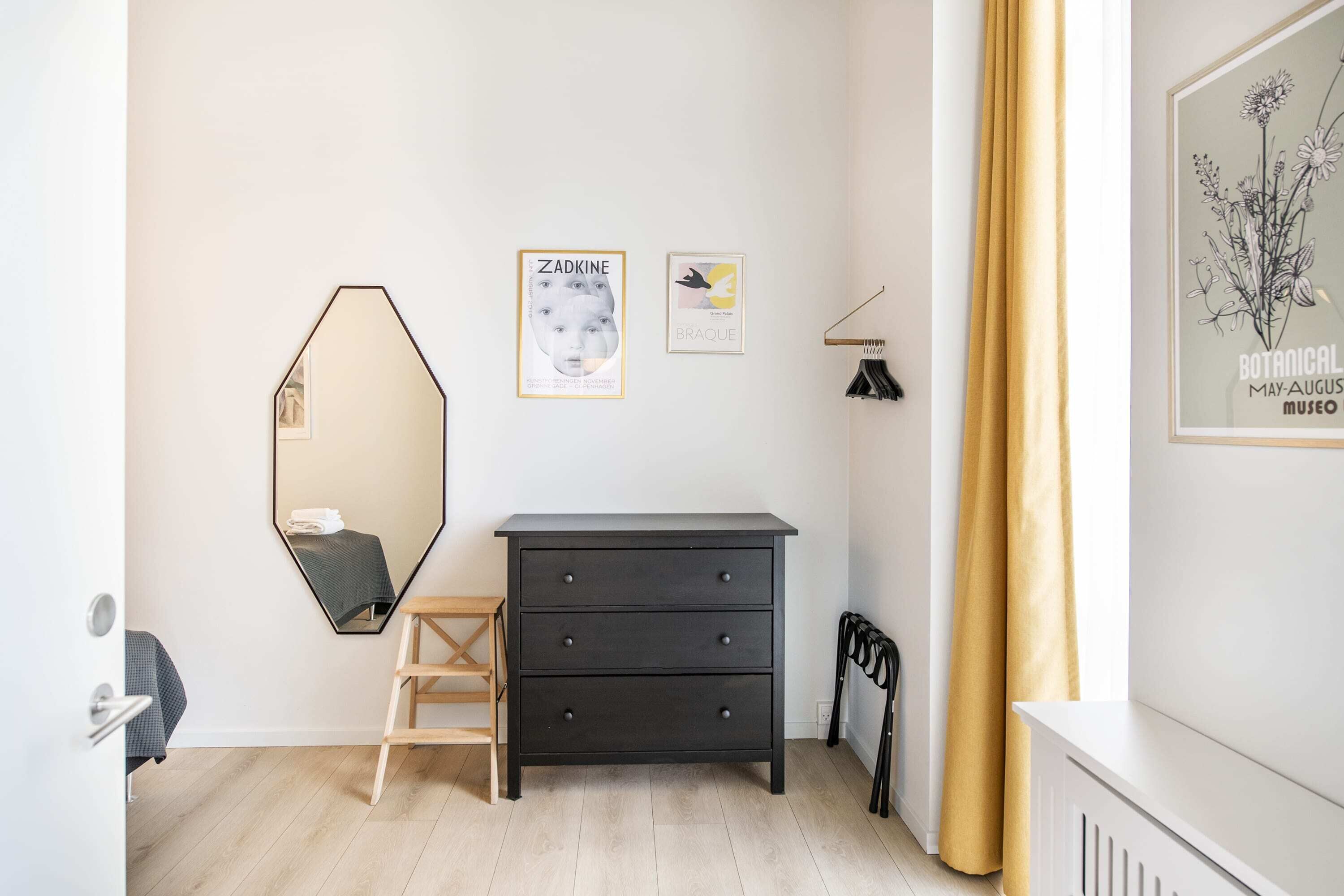 By The Beach apartments F - Into This Place