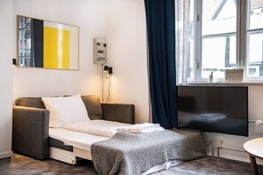 1 bedroom, iron/ironing board, travel cot, WiFi