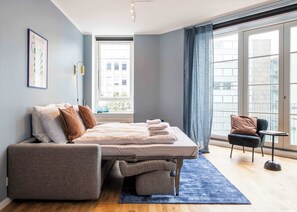 3 bedrooms, iron/ironing board, WiFi, bed sheets