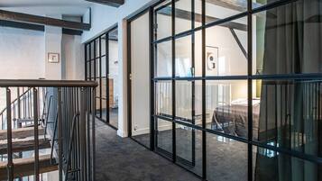 3 bedrooms, desk, iron/ironing board, travel crib