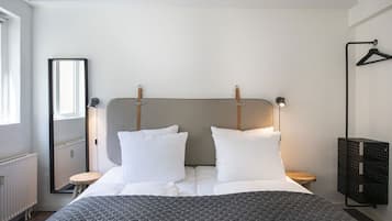 2 bedrooms, iron/ironing board, travel crib, WiFi