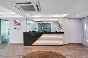 Reception - Capital O 90490 Zaques Hotel (Sungai Petani)