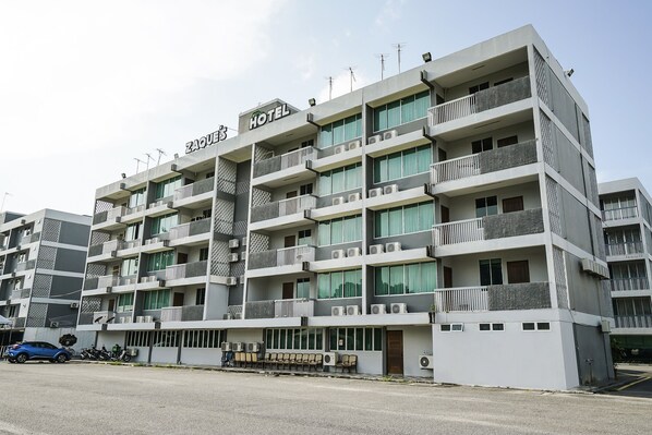 Exterior - Capital O 90490 Zaques Hotel (Sungai Petani)