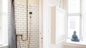 Een douche, een haardroger