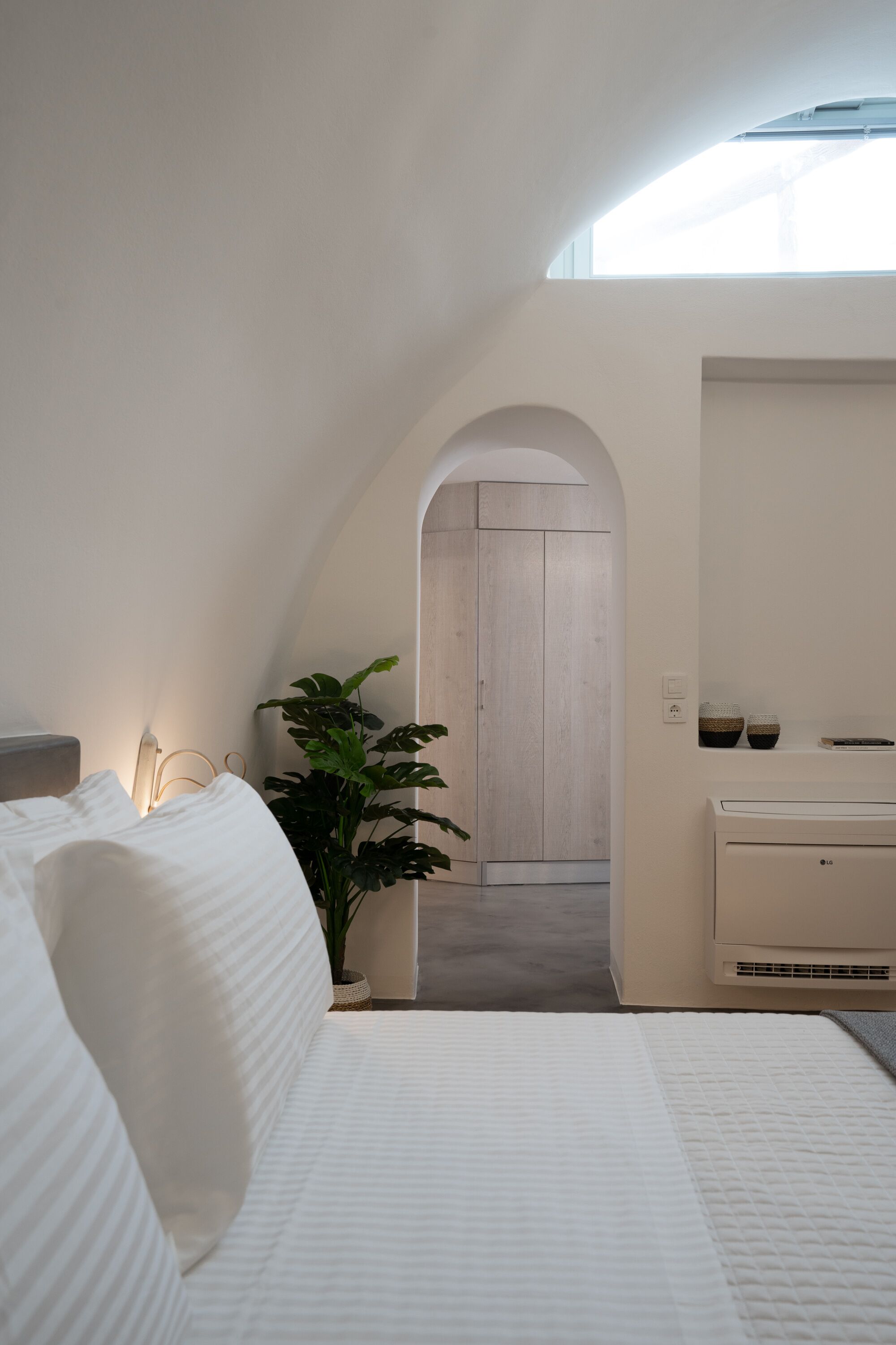 Black Occhio Villa Santorini