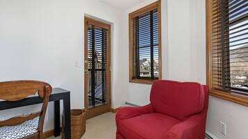 Condo, 2 Bedrooms | Interior