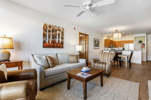 Condo, 2 Bedrooms | Living area