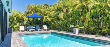 Outdoor pool, a heated pool