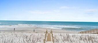 4 bdrm, Beach Front, Sun-Sun  Pet Friendly