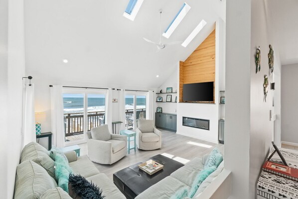 TV, fireplace, stereo