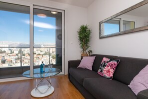 TV - Brand new, amazing view, parking included (Split)