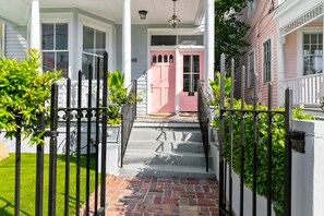 Exterior detail - The Charleston Suites: The Poppy Suite - A top floor bohemian dream (Charleston)