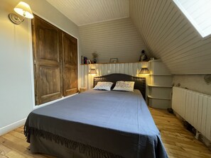 3 bedrooms, iron/ironing board, free WiFi