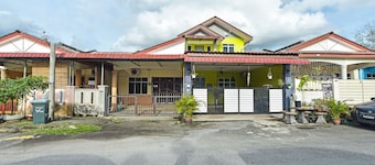 OYO Home 90492 Sena Homestay