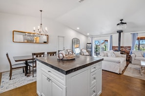 Interior - Casa Robles -BBQ, Spa and Firepit! (Paso Robles)