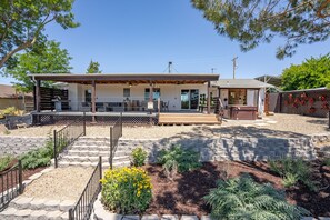 Exterior - Casa Robles -BBQ, Spa and Firepit! (Paso Robles)