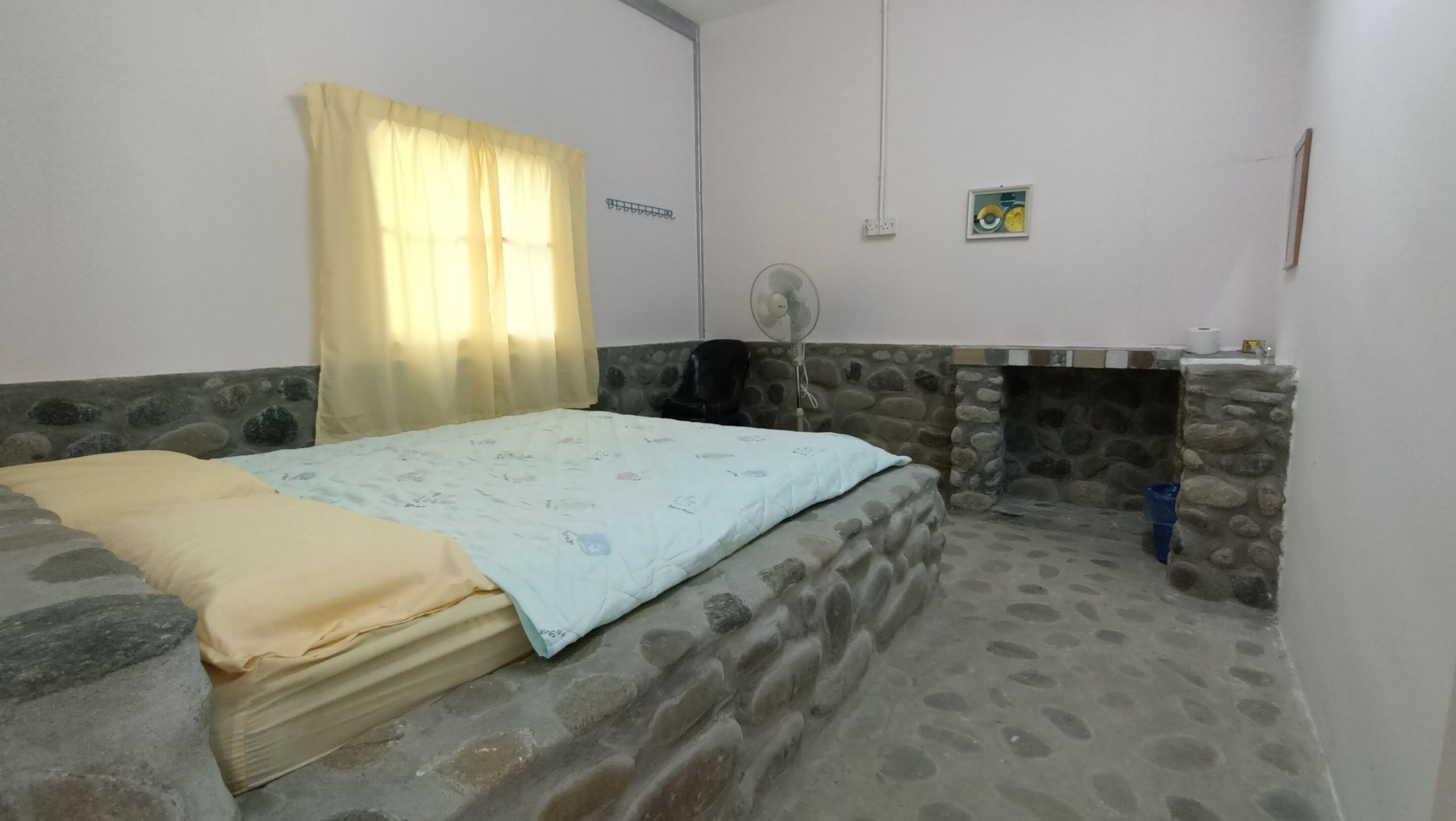 Room, Shared Bathroom | Desk, free WiFi, bed sheets