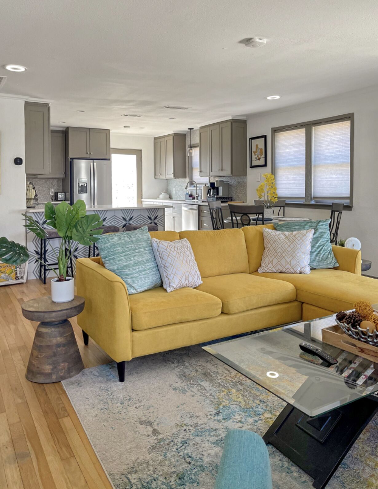 Eclectic Tudor ★ Bright & Comfy ★ Backyard ★ Close to Bishop Arts