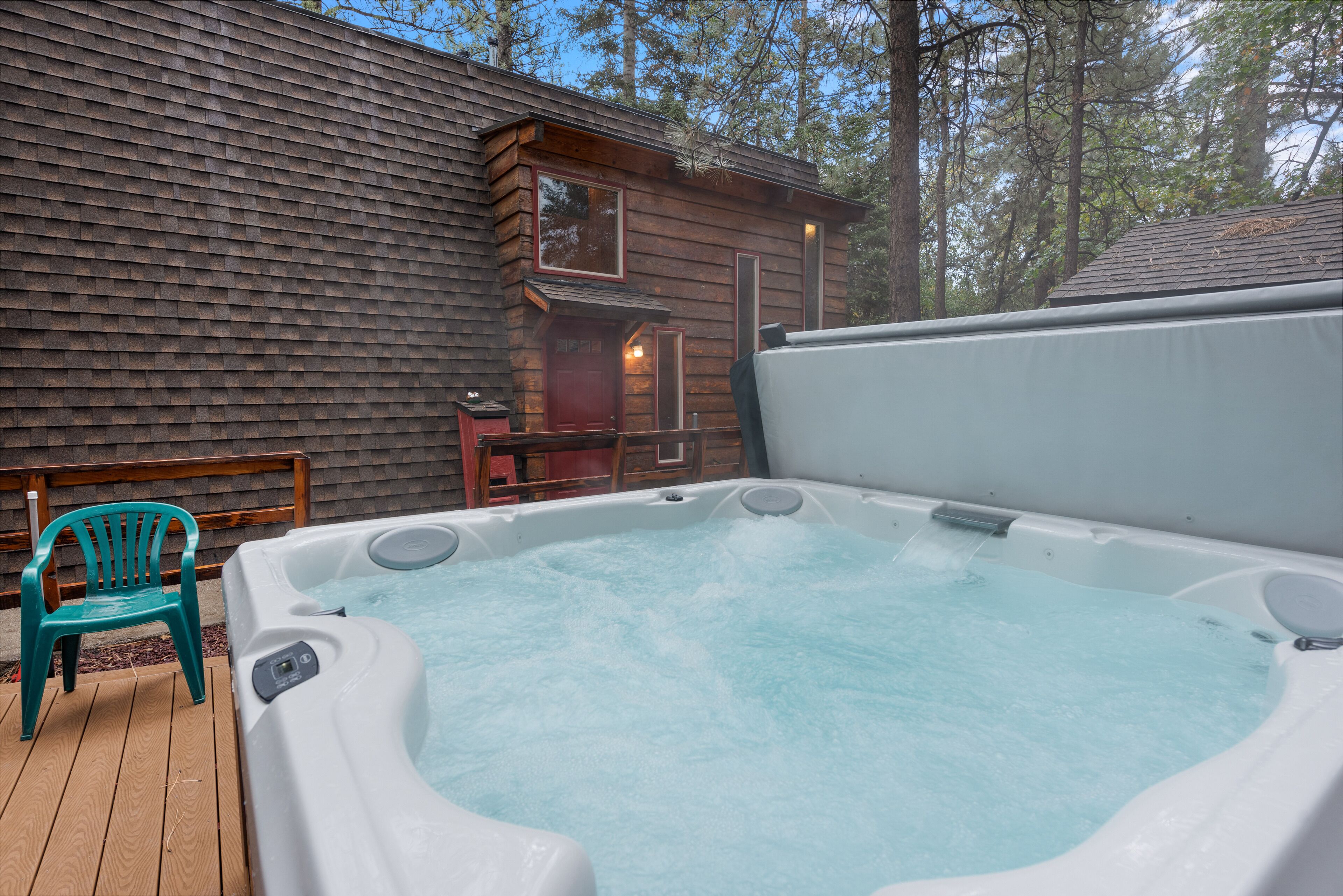 Zen Den - Beautiful A-frame cabin with classic brick wood burning fireplace and a hot tub