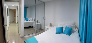 3 quartos, cofres nos quartos, ferros/tábuas de passar roupa