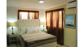 3 quartos, cofres nos quartos, ferros/tábuas de passar roupa